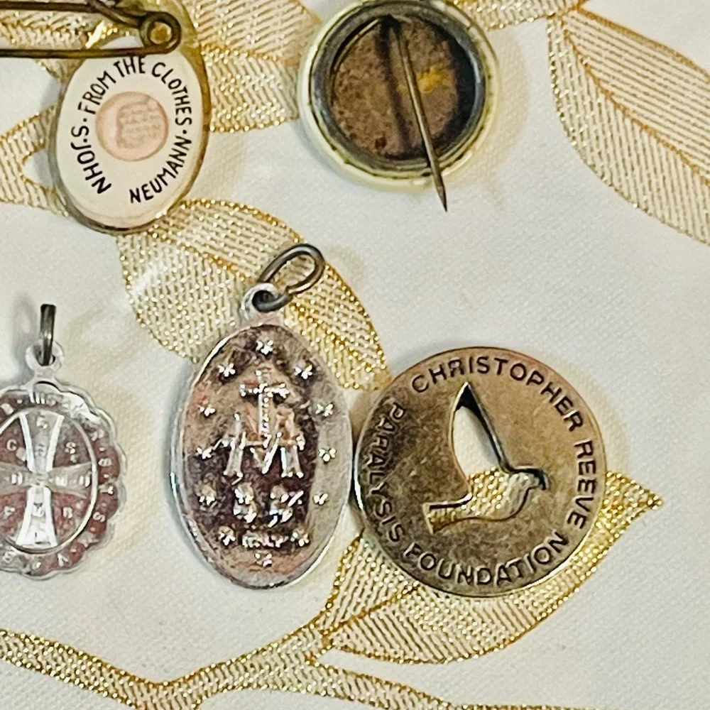 VTG Lot Of 5 Religious Christian’s Medals Pendant Catholic saints #1
